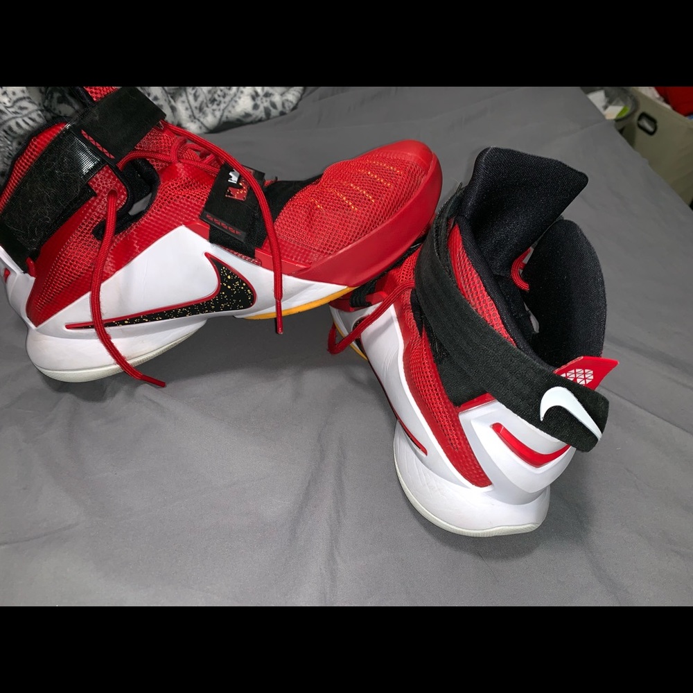 LeBron Soldier 9’s